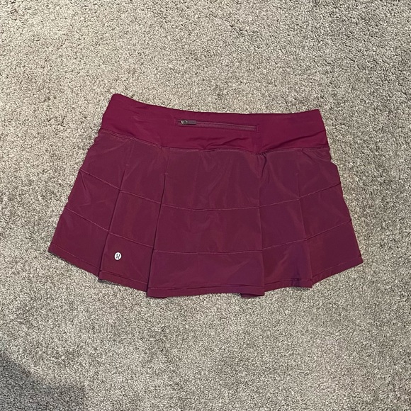 lululemon athletica Dresses & Skirts - Lululemon Pace Rival Skirt - Like New